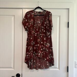Torrid Women's High Low Wrap Blouse Red Floral Rayon‎ Short Sleeve Size 2